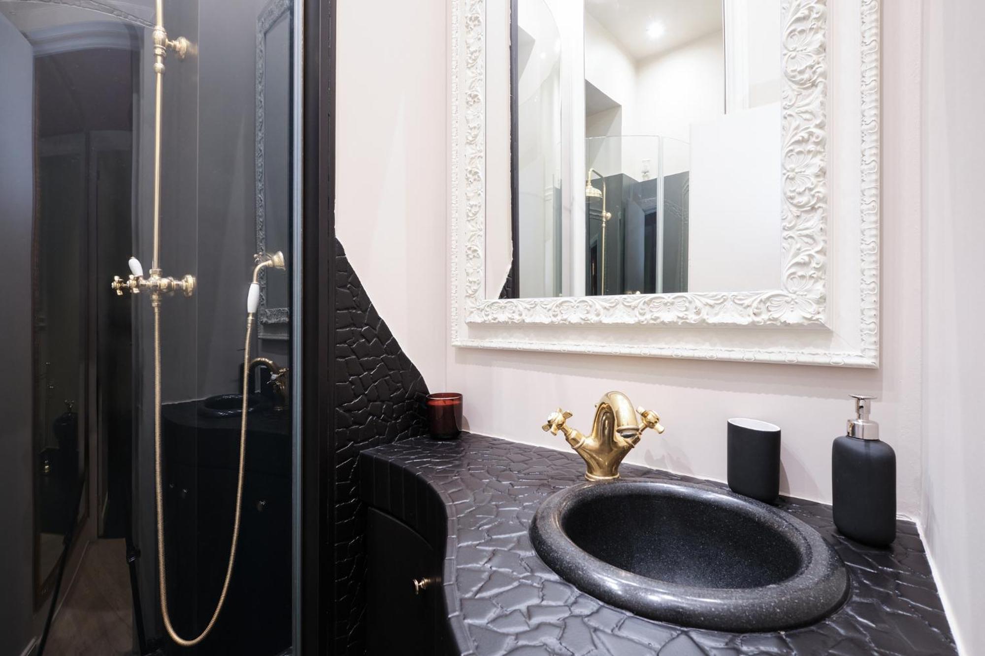 Luxury In Piazza Di Spagna Apartment