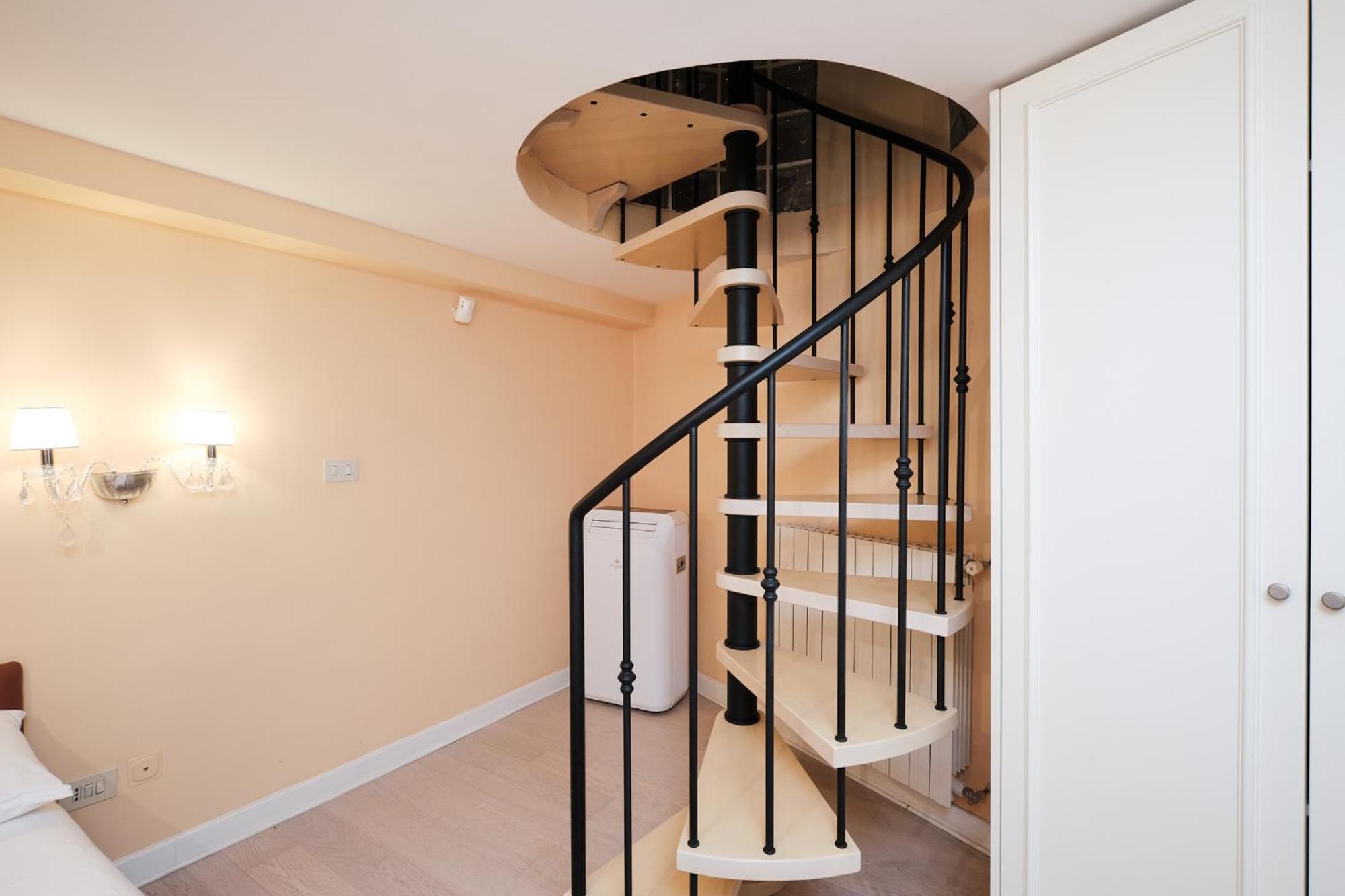 Luxury In Piazza Di Spagna Apartment Rom